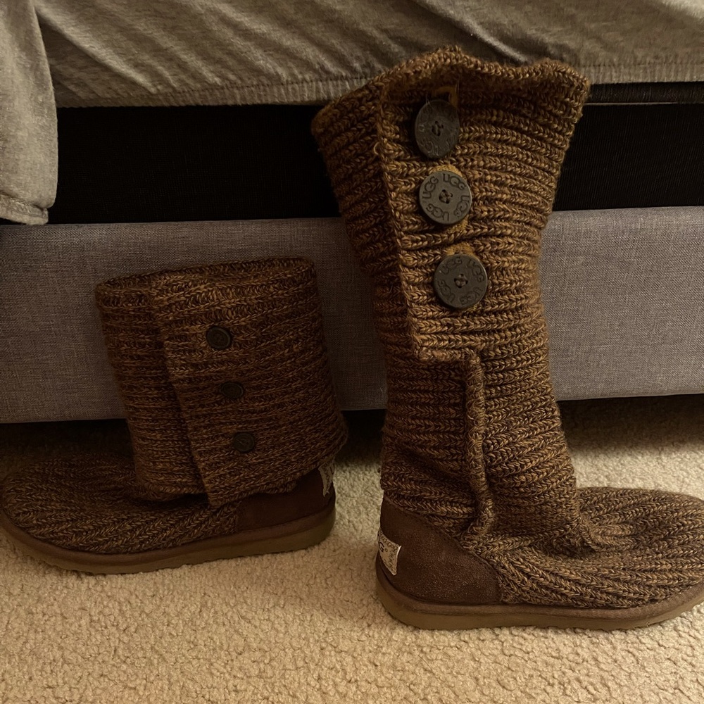 Gently used classic Cardy Knit Boots